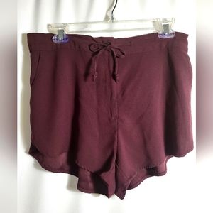 H&M burgundy crepe dressy shorts women's  12  #1728